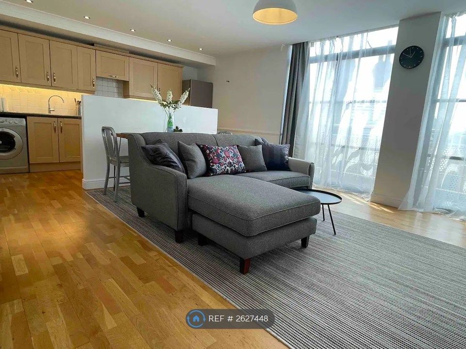 Property photo 3 of 26 Living Room