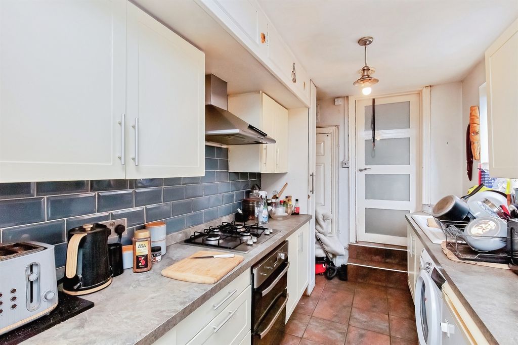 Property photo 3 of 12