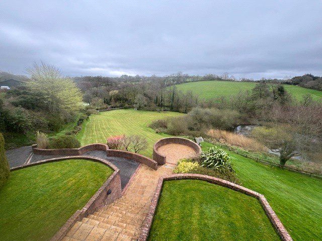 Property photo 2 of 34 Picture No. 49