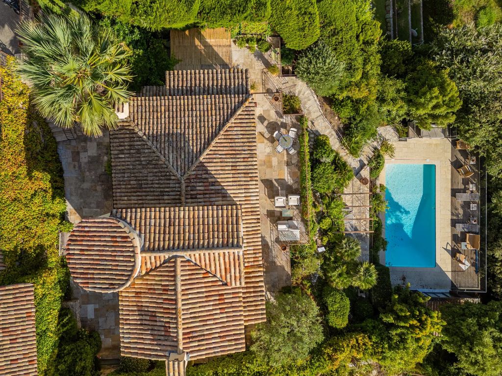 Property photo 2 of 26