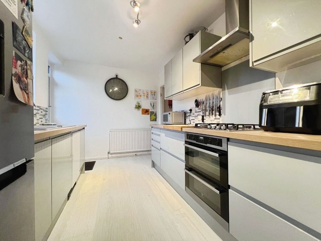 Property photo 3 of 18 Pbox-Img.Jpg