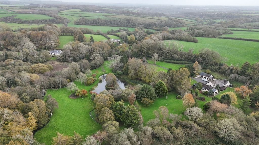 Property photo 2 of 38