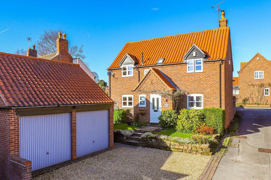 Property photo 1 of 44