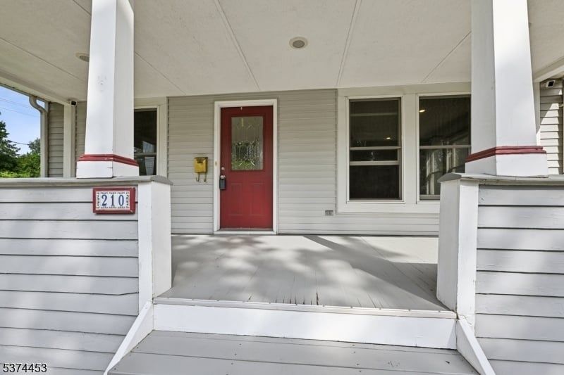 Property photo 2 of 8 <Alttext/>