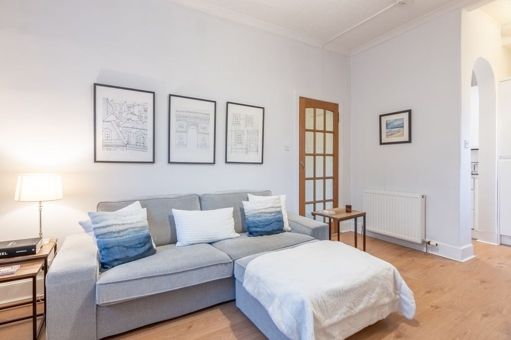 Property photo 3 of 28