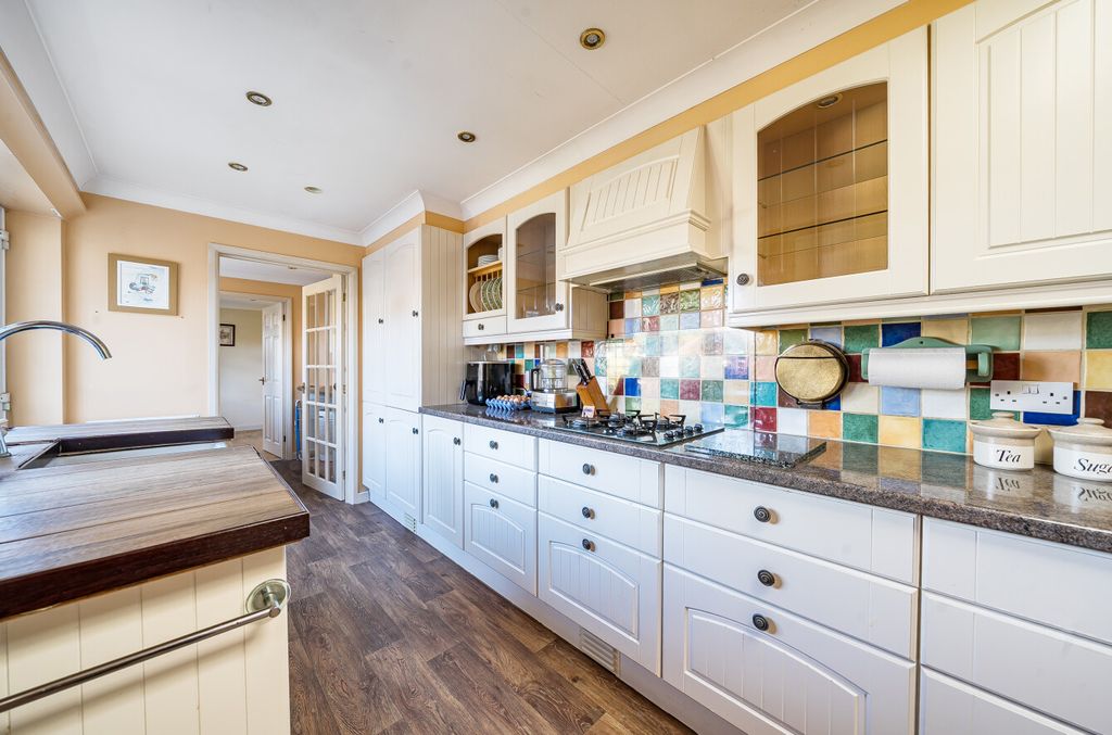 Property photo 2 of 12 14058262698350E7693B8