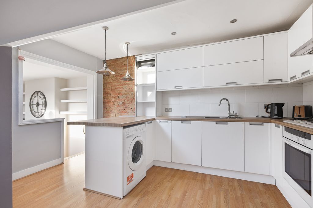 Property photo 1 of 15 4