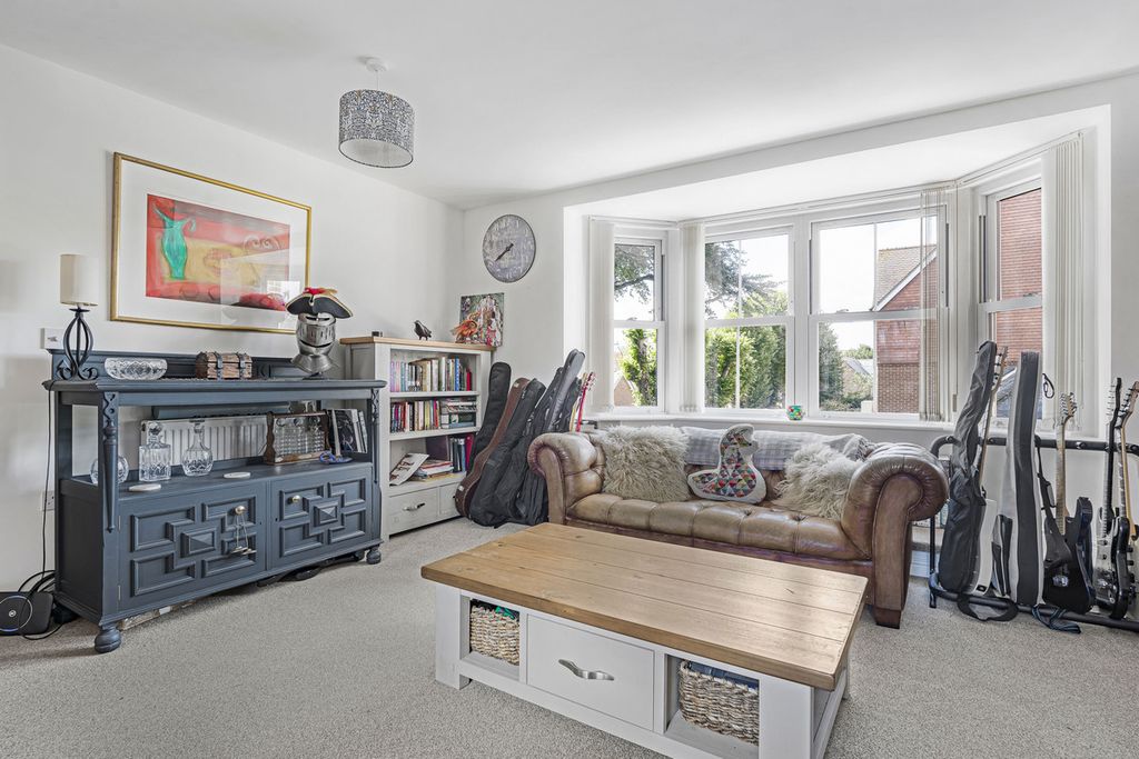 Property photo 3 of 11