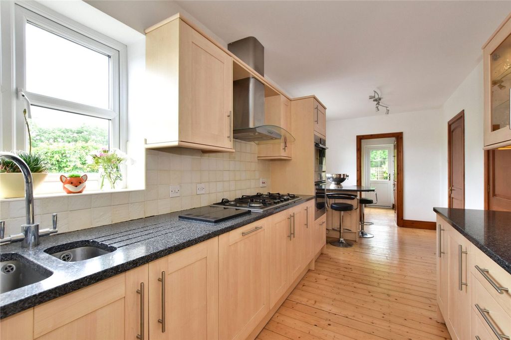 Property photo 3 of 41 Picture No. 69