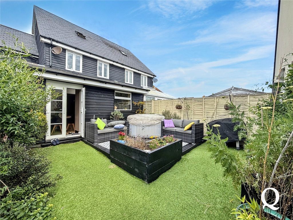 Property photo 3 of 19 Picture No. 08