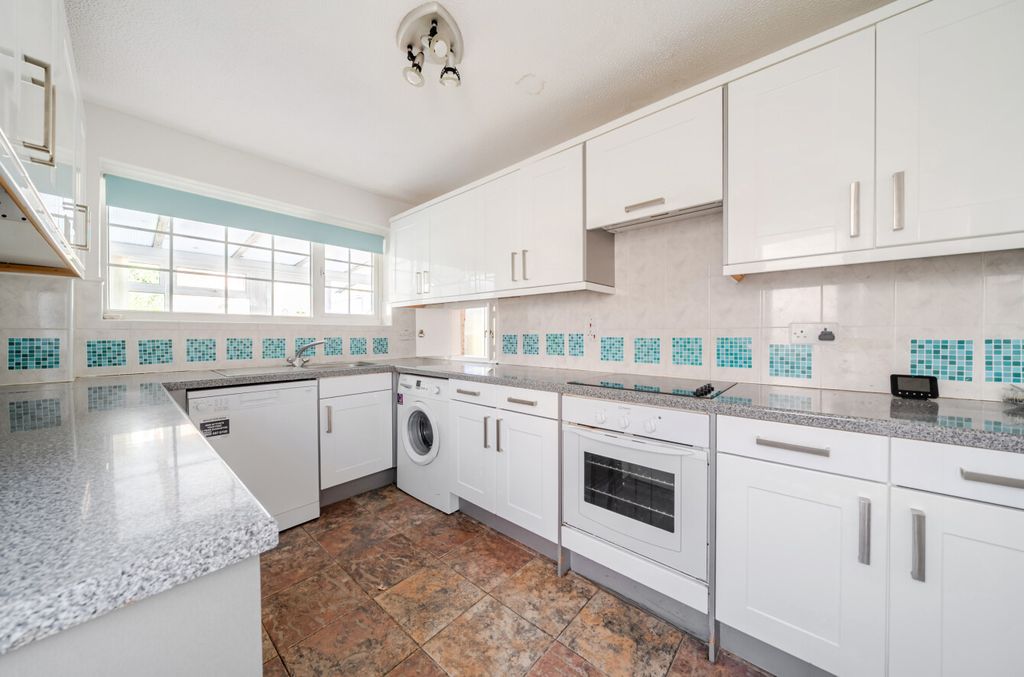 Property photo 2 of 21 1482056-3-6A4F621...