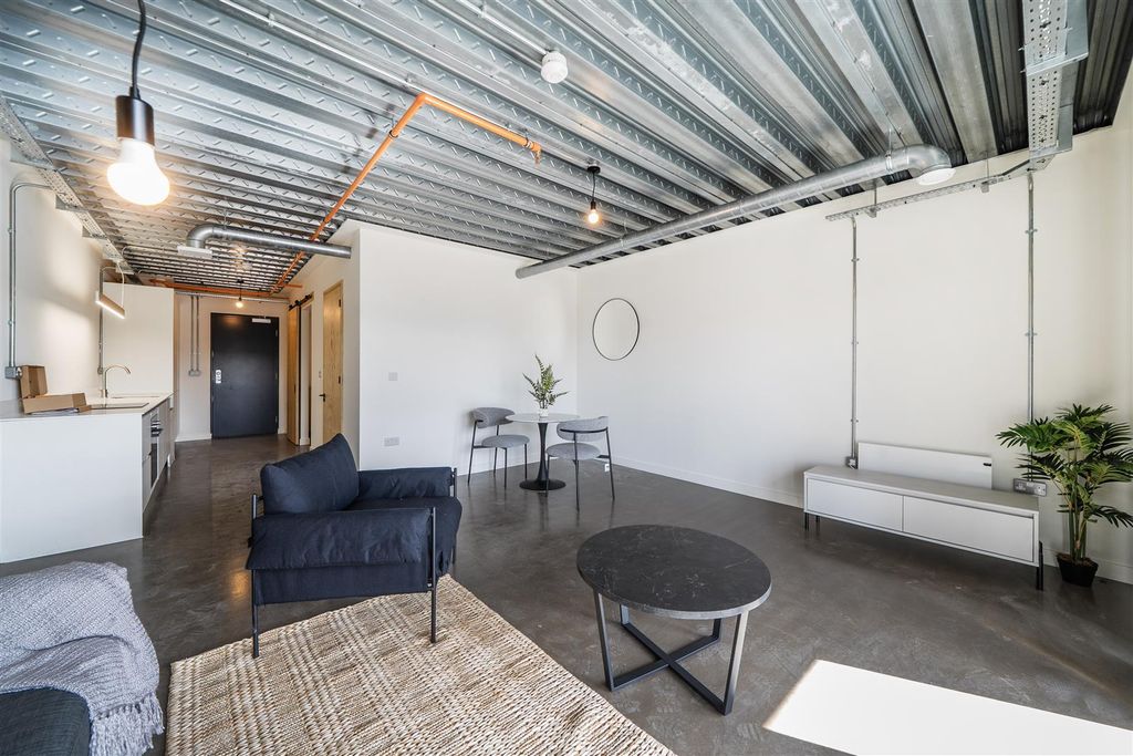 Property photo 3 of 8 1350212-3-68c02Fe237319.Jpg