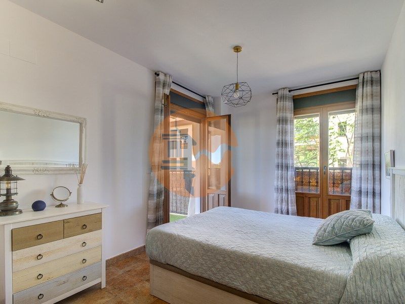 Property photo 2 of 32