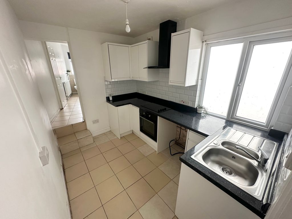 Property photo 3 of 17 Img_2052