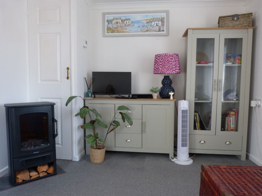 Property photo 3 of 13 Lounge