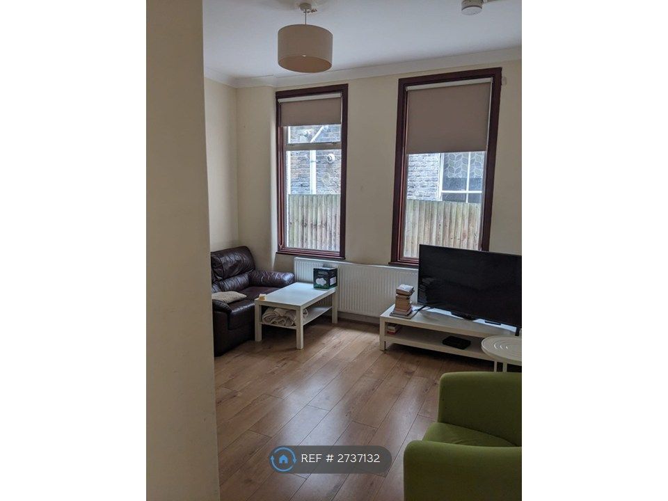 Property photo 2 of 4 Common Tv Room