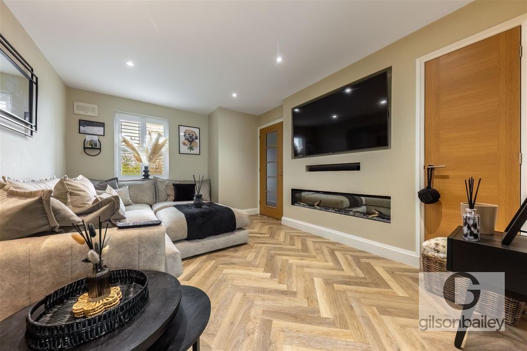 Property photo 3 of 33 Gb-3.Jpg