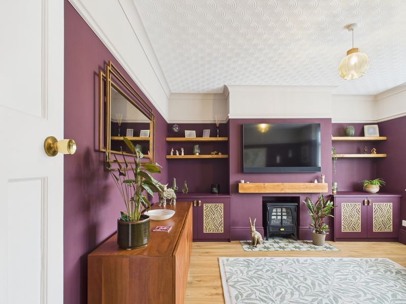 Property photo 1 of 32