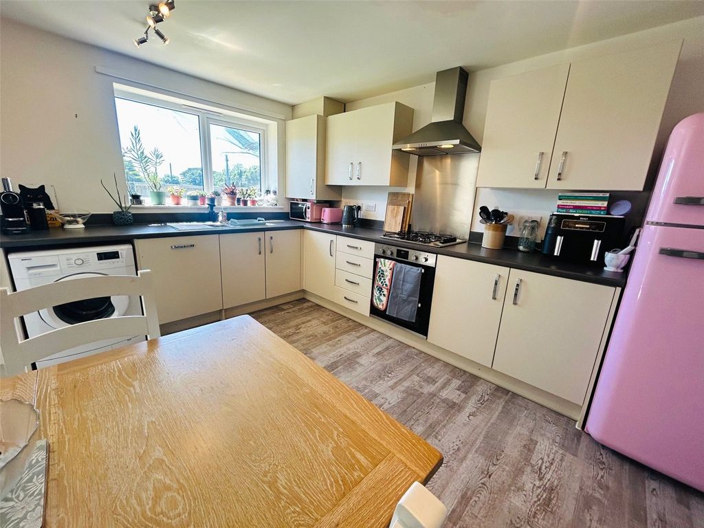 Property photo 2 of 12 Picture No. 25