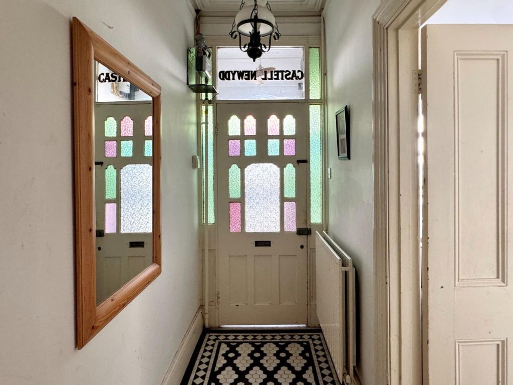 Property photo 2 of 19 Hallway