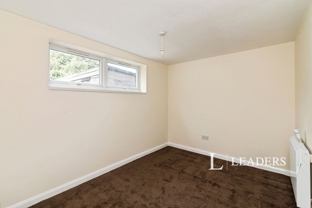 Property photo 3 of 8 Pbox-Img.Jpg