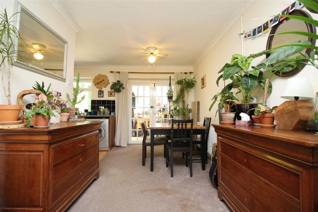 Property photo 3 of 10 Picture 3