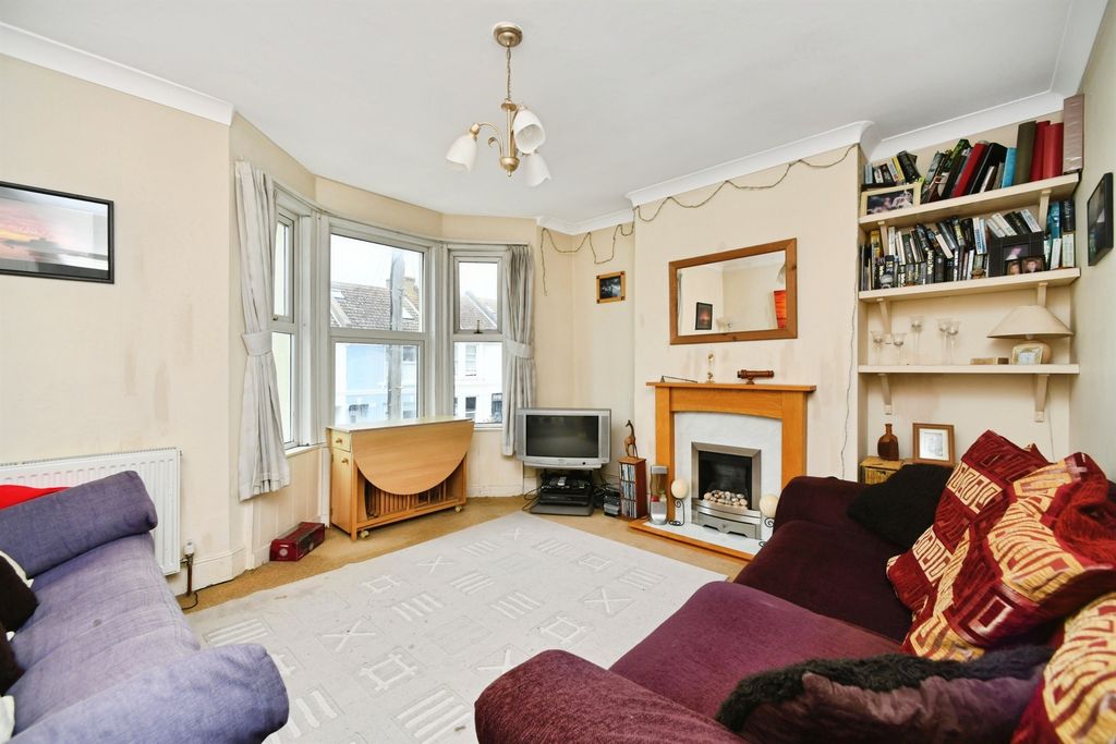 Property photo 3 of 19