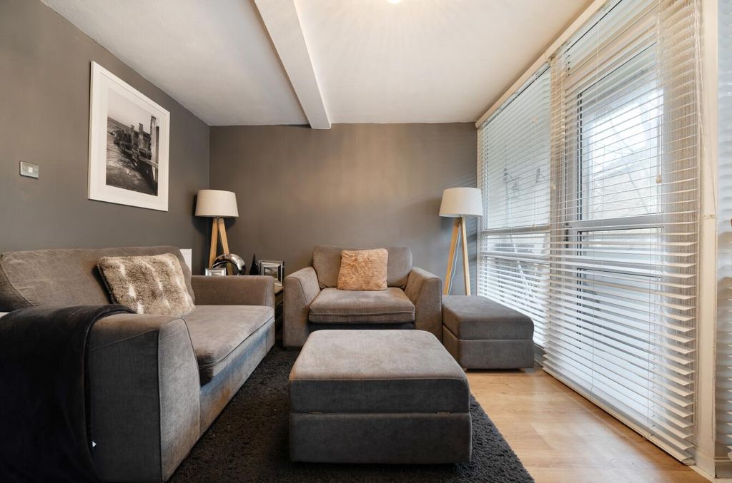 Property photo 2 of 15 1404156-9-6972450Bb51c3.Jpg