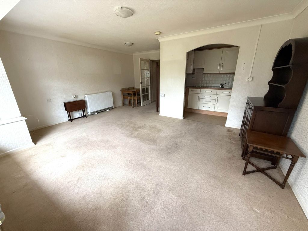 Property photo 2 of 11