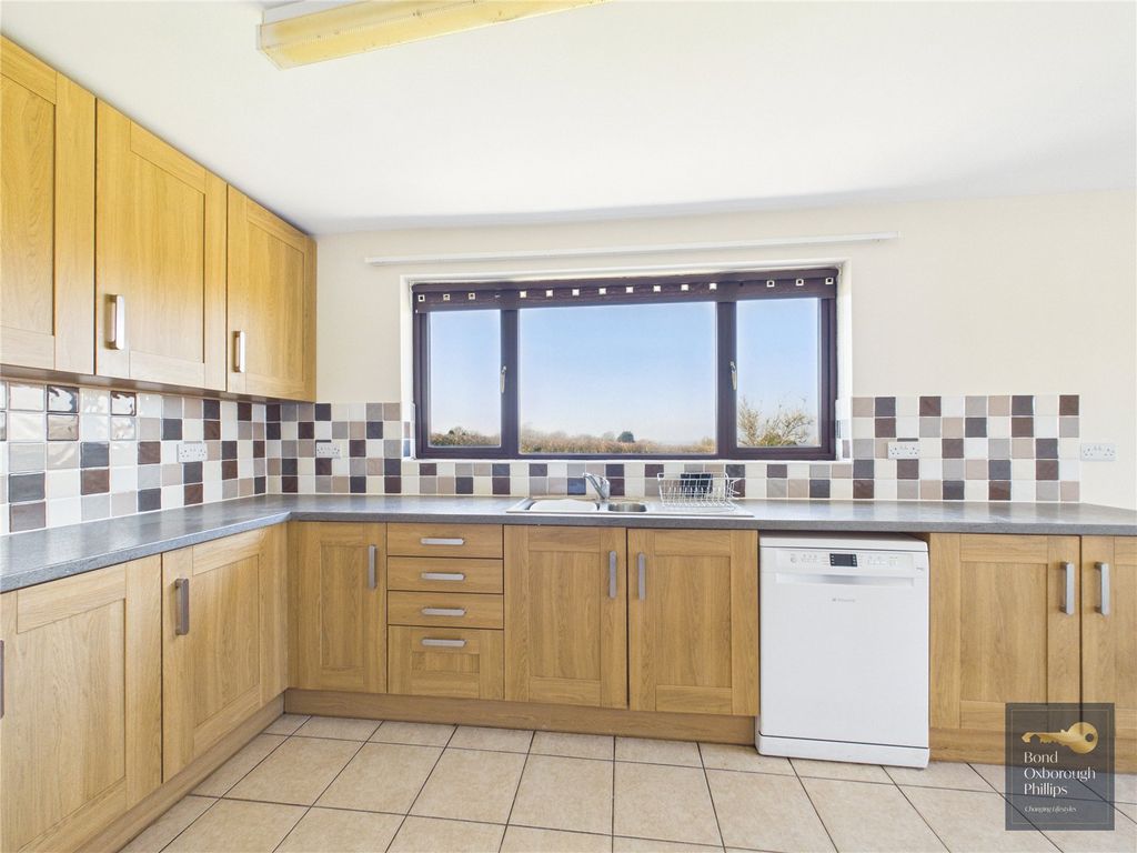 Property photo 3 of 22 Picture No. 06