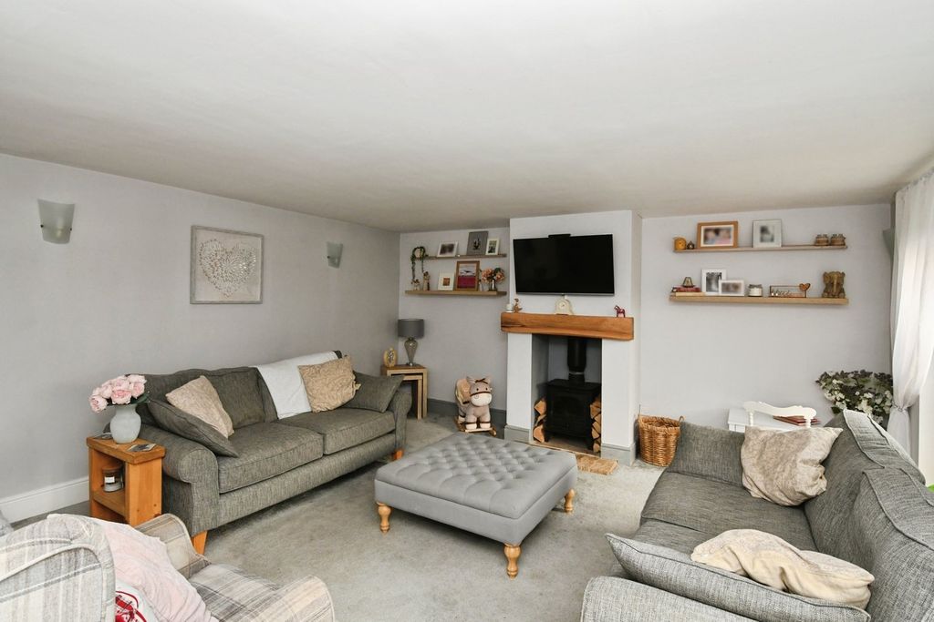 Property photo 3 of 24