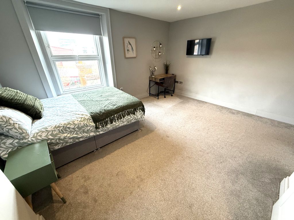 Property photo 3 of 14 Img_2089