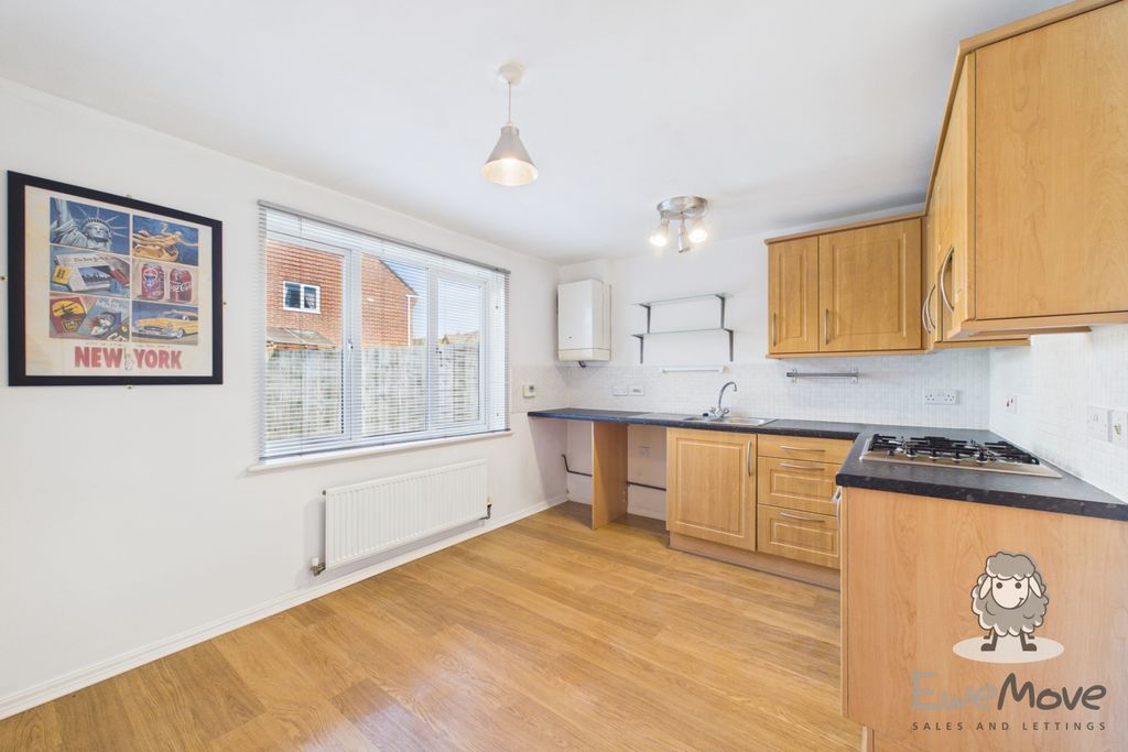 Property photo 3 of 11 4