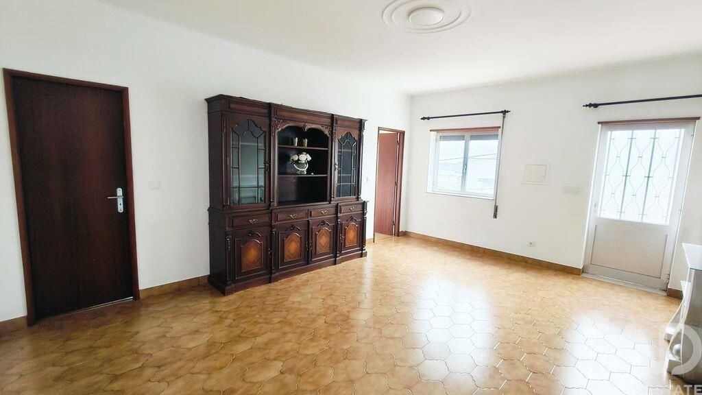 Property photo 3 of 40