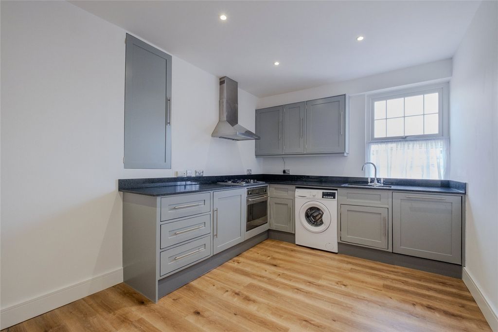 Property photo 2 of 10 Picture No. 04