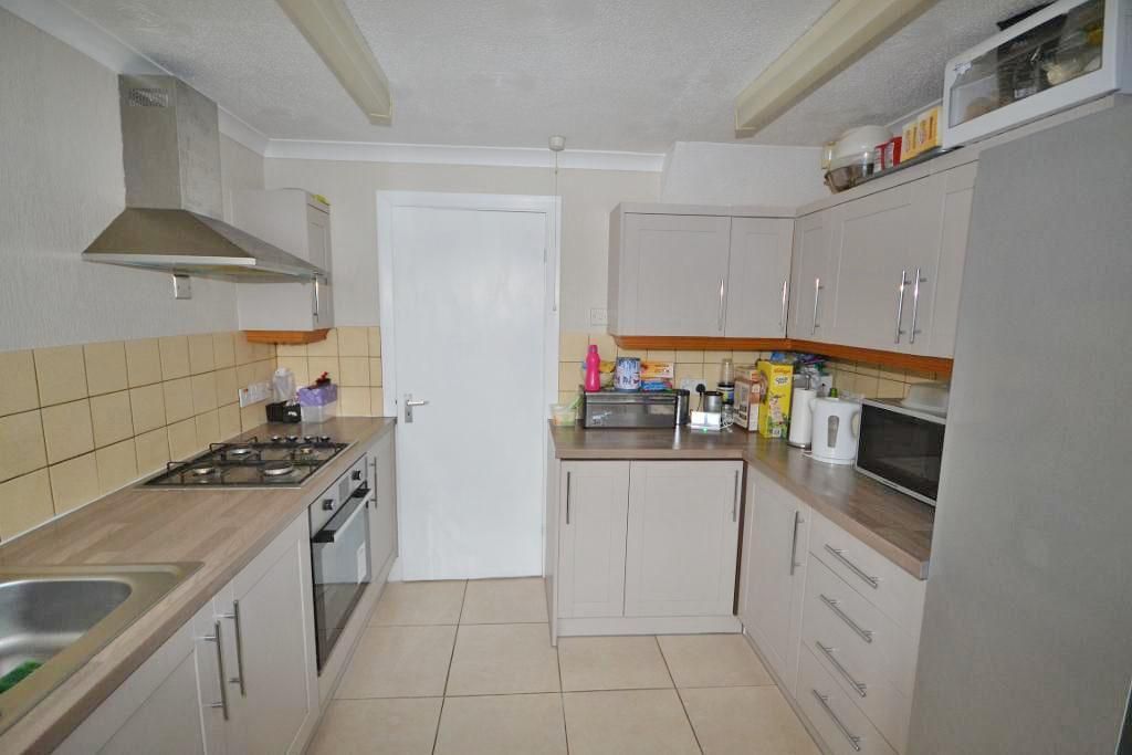 Property photo 3 of 22 Kitchen