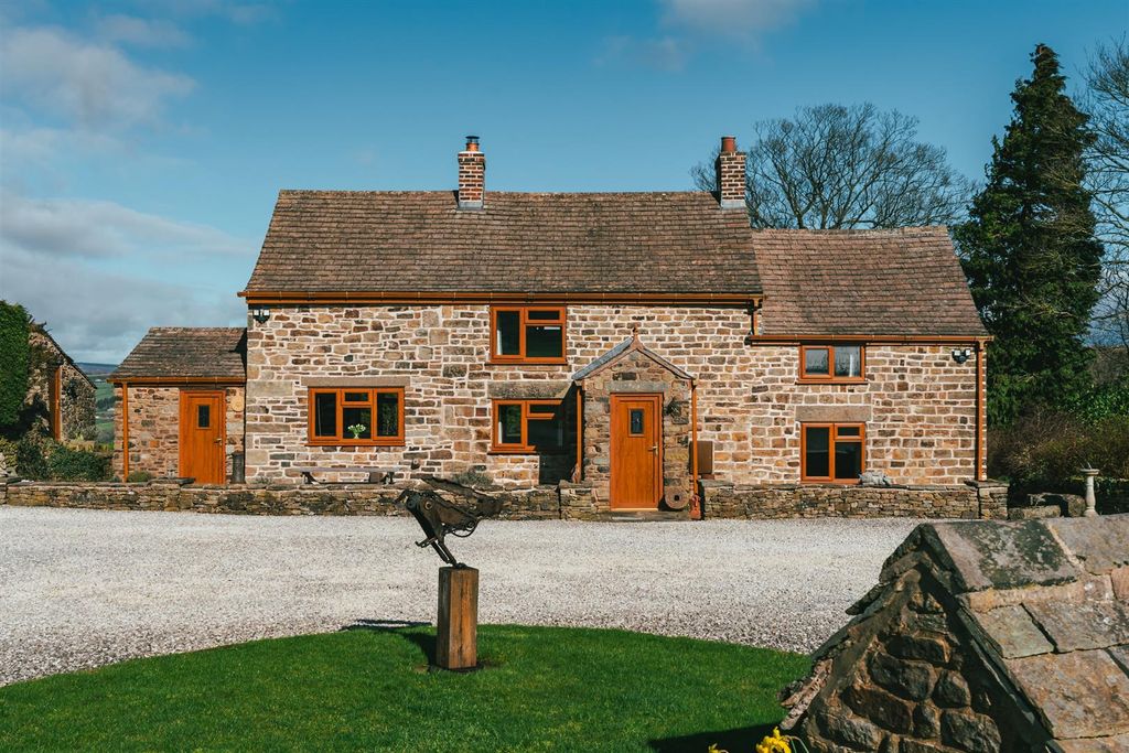 Property photo 2 of 47 Exterior And Gardens