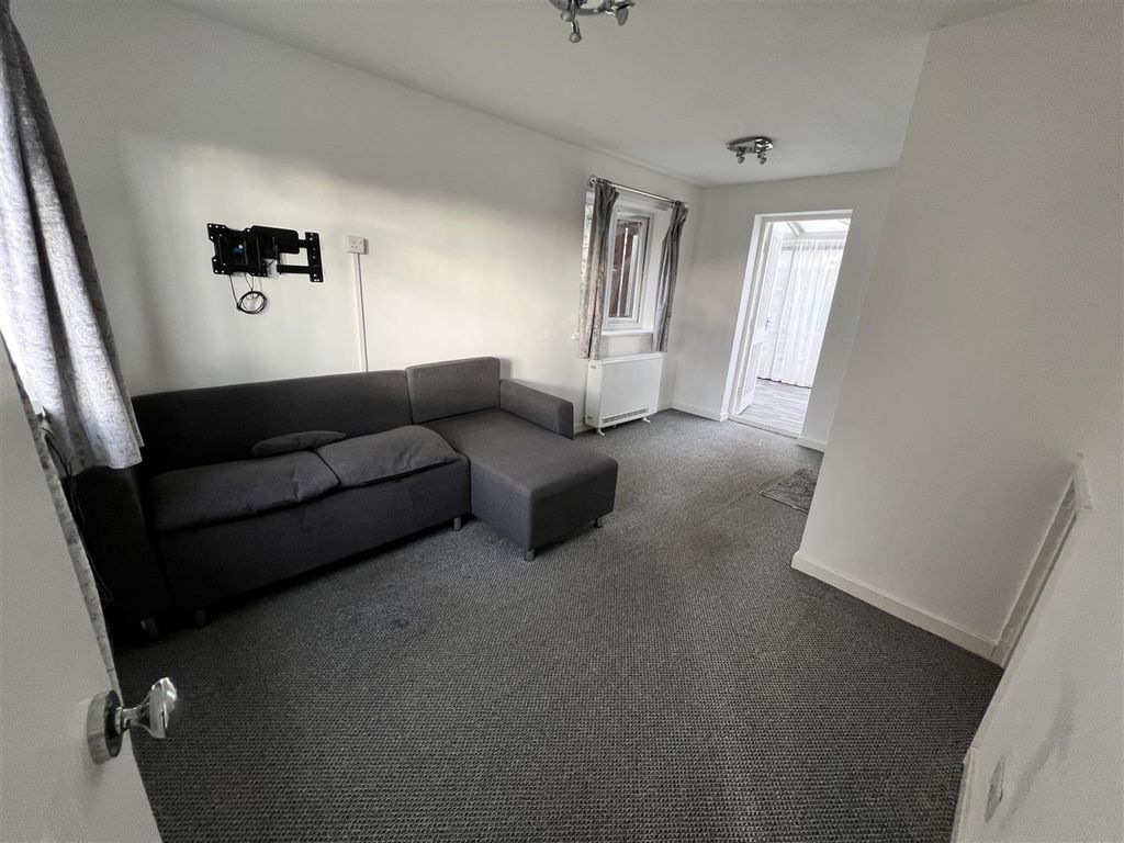 Property photo 2 of 12 Img_2815.Jpg