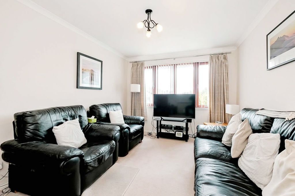 Property photo 3 of 9