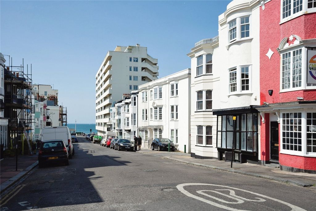 Property photo 1 of 12 Streetview