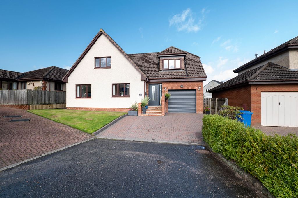 Property photo 1 of 44