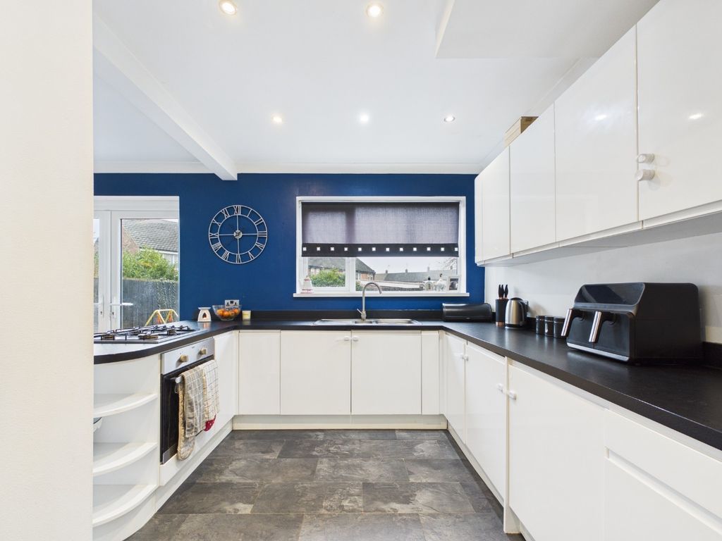 Property photo 3 of 20 4669329