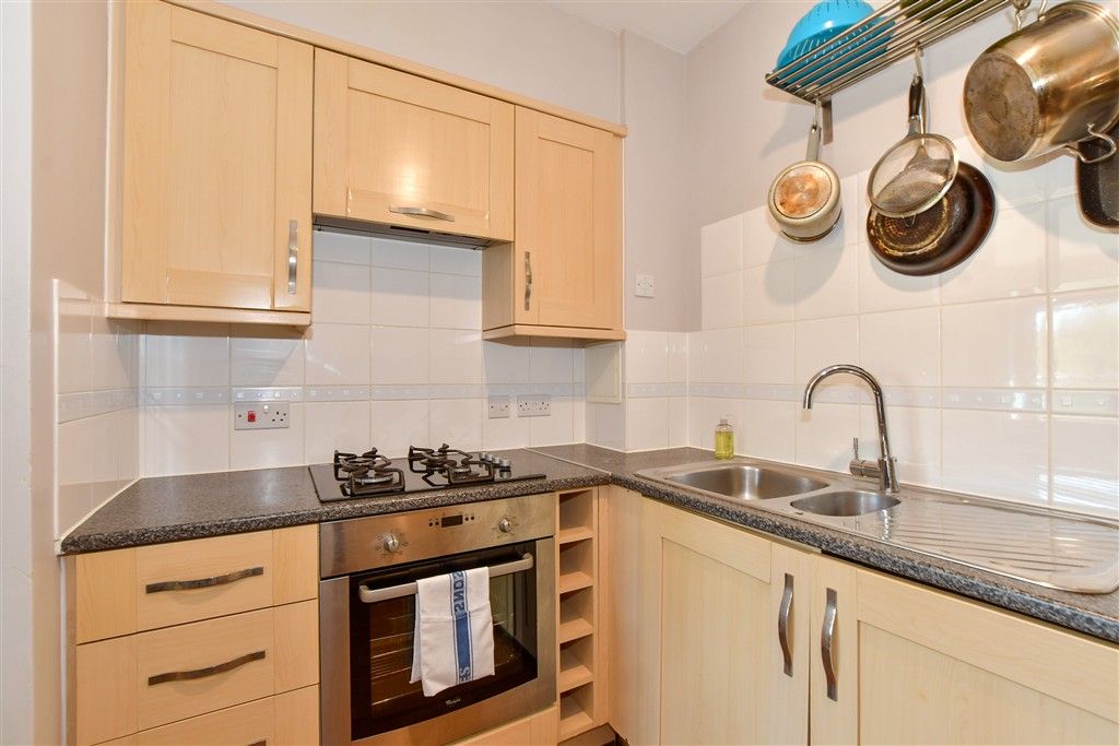 Property photo 2 of 11 Kitchen