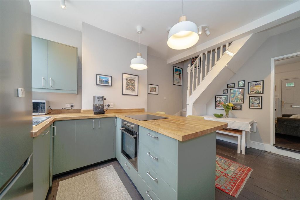 Property photo 3 of 20 Breakfast Kitchen
