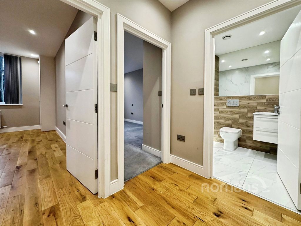 Property photo 2 of 7 Picture No. 10