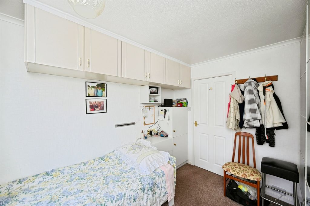 Property photo 3 of 20