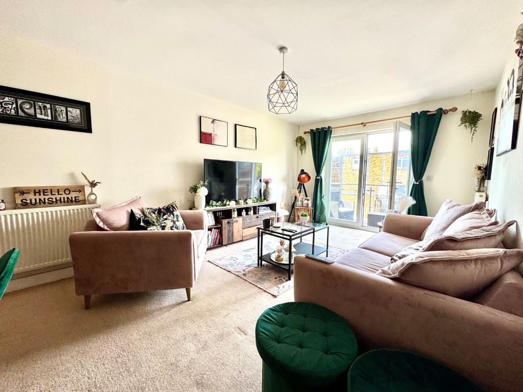 Property photo 2 of 11 4305002