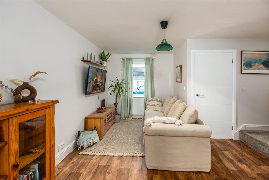 Property photo 3 of 25