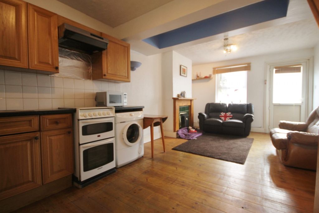 Property photo 2 of 9 Lounge / Kitchen (Ma