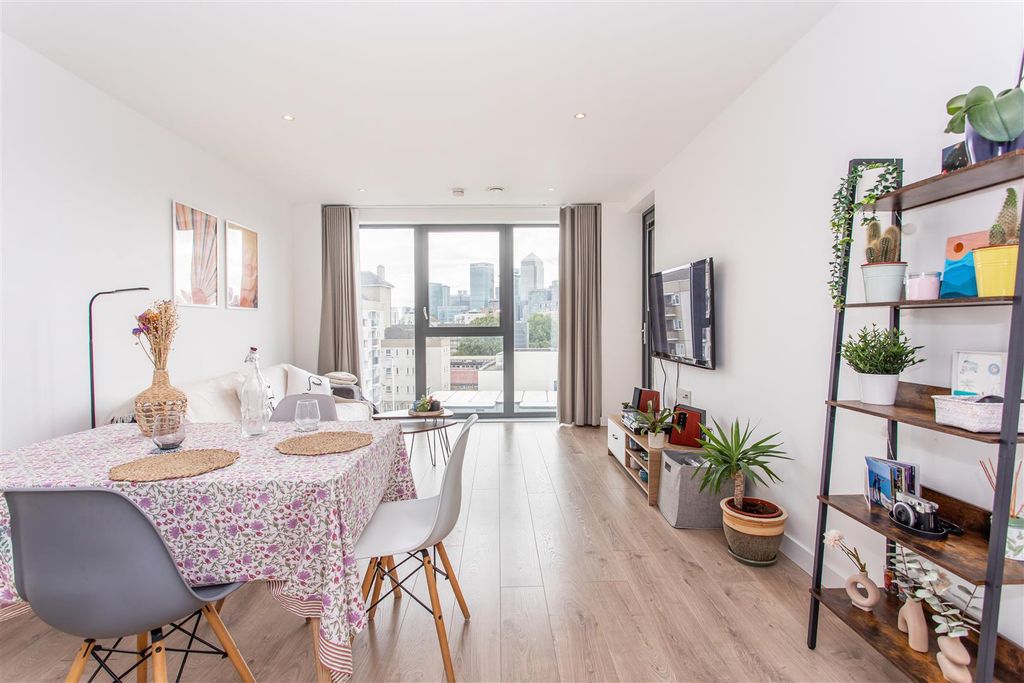 Property photo 2 of 12 Reception Room